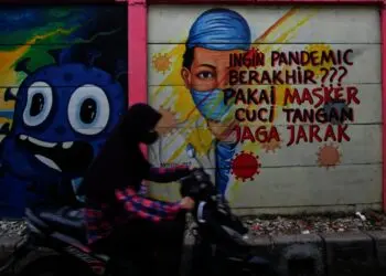 Potret Karya Seni Mural di Kampung Pink Kota Tangerang