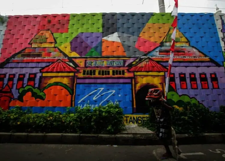 Potret Karya Seni Mural di Kampung Pink Kota Tangerang