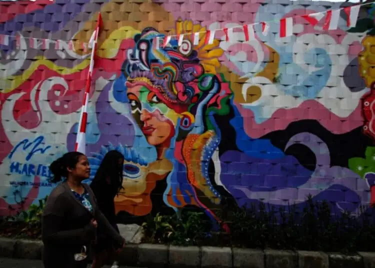 Potret Karya Seni Mural di Kampung Pink Kota Tangerang