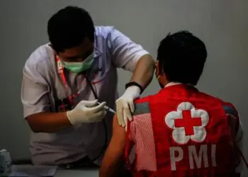 Potret Vaksinasi Tahap Ketiga Petugas PMI Kota Tangerang