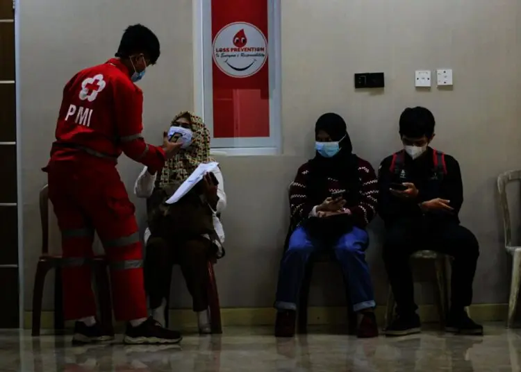 Potret Vaksinasi Tahap Ketiga Petugas PMI Kota Tangerang