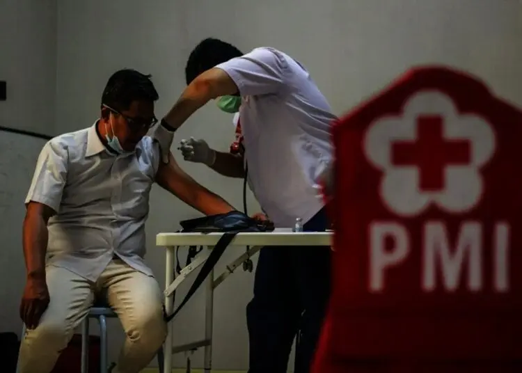 Potret Vaksinasi Tahap Ketiga Petugas PMI Kota Tangerang