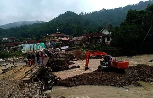 Sempat Putus, Jembatan Ciladaeun di Lebak Sudah Kembali Digunakan