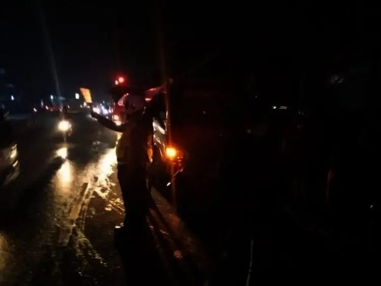 Diduga Korsleting Listrik, Sebuah Minimarket Terbakar
