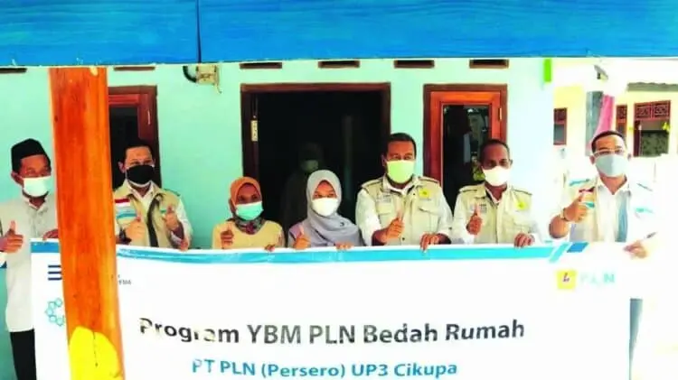 YBM PLN UID Banten Renovasi Rumah Warga Kurang Mampu