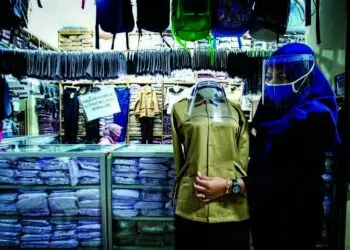 Jelang Pembelajaran Tatap Muka, Penjualan Seragam Sekolah Sepi