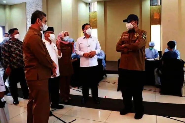 Dari 9 Juta Penduduk Banten, Baru 2,7 Juta Divaksinasi