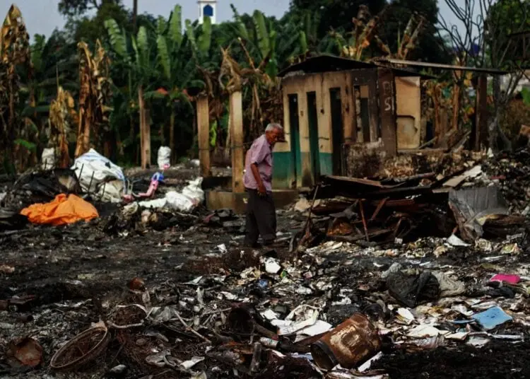 Potret Aktivitas Warga Terdampak Kebakaran di Jurang Mangu Timur