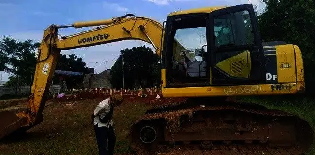 Polisi Buru Maling Onderdil Ekskavator di TPU Jombang