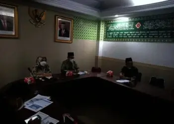 RAPAT–rapat pembahasan laporan akhir penyusunan master plan pengembangan sarana prasarana pengelolaan data dan informasi yang ada di Bidang Persandian dan Statistik Diskominfosatik, di Aula Tb. Saparudin, Jumat (27/8/2021). (ISTIMEWA)