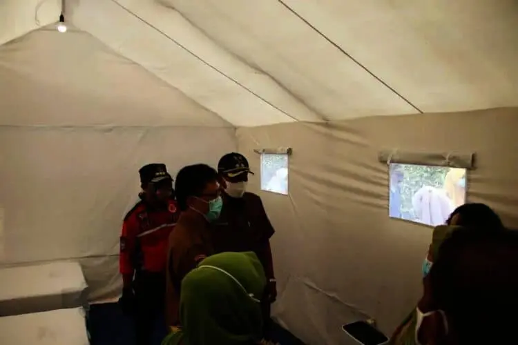 Yayasan Care Peduli Bantu Tenda Pasien untuk 4 Puskesmas di Kabupaten Serang