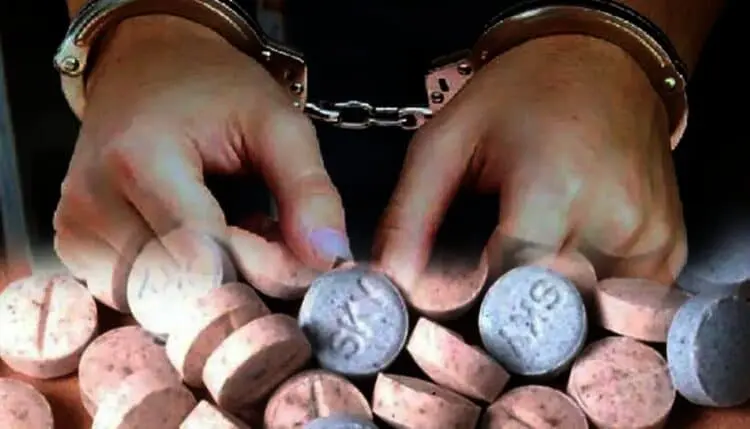 Edarkan Obat Terlarang, Warga Cikande Diringkus Personel Satresnarkoba Polres Serang di Pos Ronda