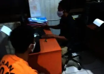 Personel Reskrim Polsek Carenang Kepung Kantor Desa Lamaran, Kabupaten Serang, Ternyata Ini Yang Ditemukan