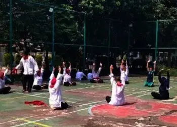 Warga Karang Tengah Lawan Covid-19 dengan Teknik Pernafasan