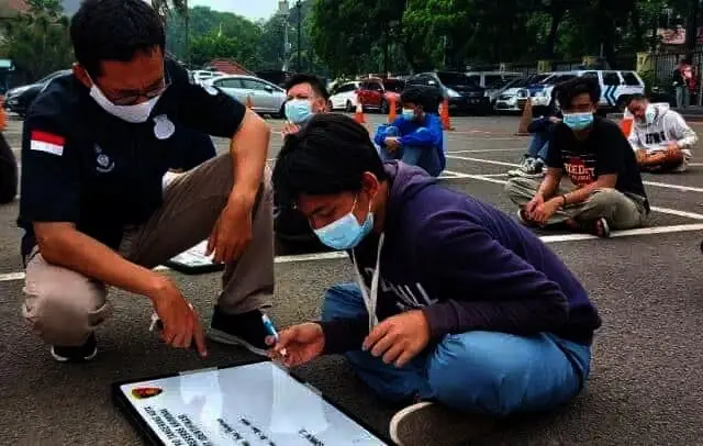Bak Jagoan Mau Serang Lawan Pakai Celurit, Pas Diamankan Pelajar Ini Melempem