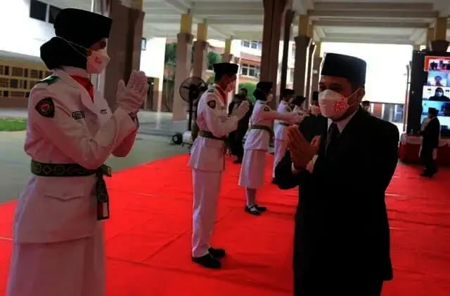 Wali Kota Arief Kukuhkan 18 Paskibraka Tingkat Kota Tangerang