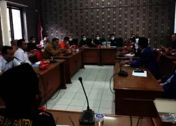 Gelar RDP Soal Beras Bansos di Lebak Tak Layak, Bulog Sebut Karena Guyuran Hujan