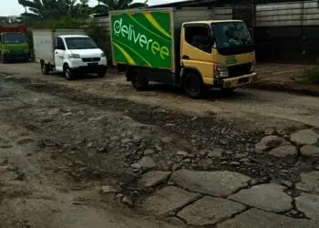 Anggaran Baju Dinas Lebih Baik Dialihkan untuk Bangun Jalan Kali Perancis