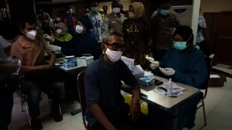 Ditarget Sampai Desember, Bupati Tatu Optimalkan Vaksinasi Massal