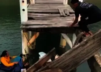 Viral! Dermaga Cidaon Ambrol, 3 Wisatawan Nyemplung