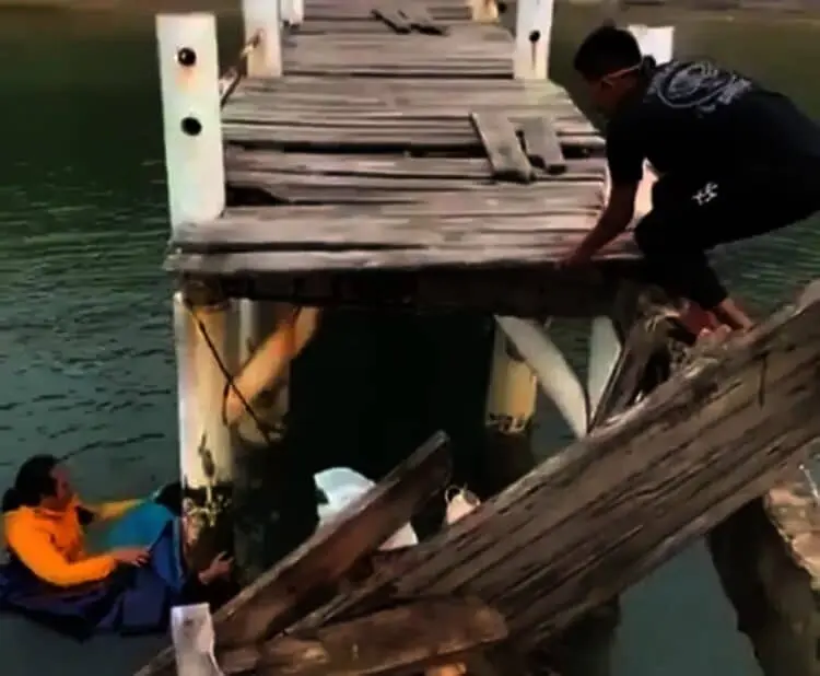 Viral! Dermaga Cidaon Ambrol, 3 Wisatawan Nyemplung