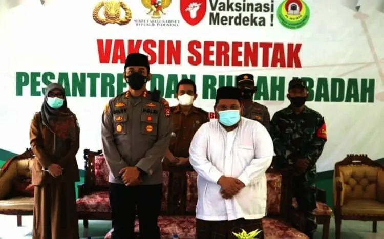 Giliran Santri di Ponpes Al Mumin Cikeusik Ikut Vaksinasi