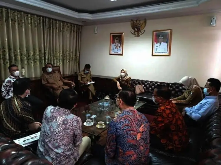 PT. SBM Jajaki Kerjasama Produksi Sepatu Kesehatan