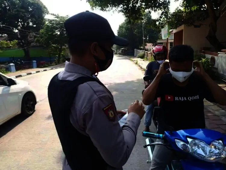 Polsek Kramatwatu Gencar Mengedukasi Masyarakat Soal Disiplin Prokes