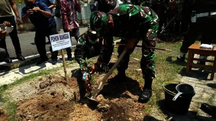 Puluhan Ribu Bibit Mangga Ditanam di Wilayah Ponpes An Nawawi Tanara