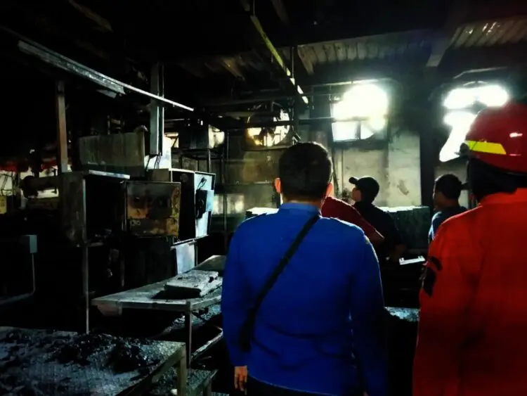 Pabrik Sendal di Cikande Terbakar, Kerugian Capai Ratusan Juta Rupiah
