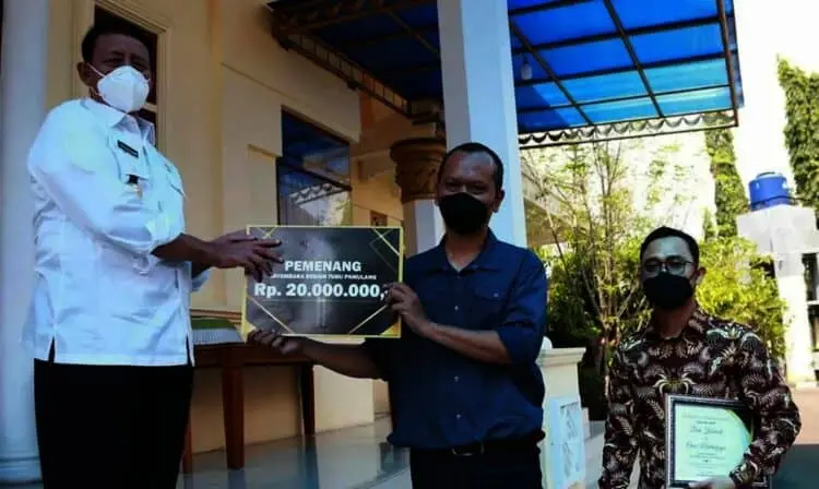 Hadiah Sayembara Diserahkan, Tugu Pamulang Dibangun Mulai Oktober