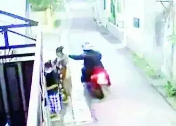 Sedang Belanja Sayur di Ciputat, Kalung Emak-emak Dijambret