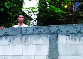 Pagar Tembok Pengembang Tutup Akses Rumah Warga