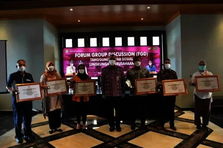 Berkontribusi Lewat CSR, Bupati Beri Penghargaan untuk 12 Perusahaan