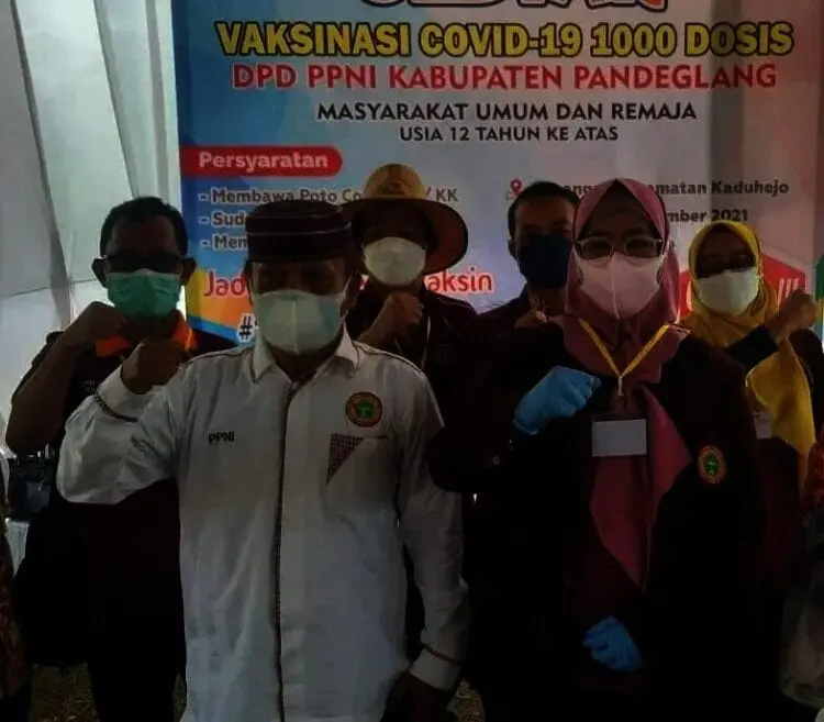 DPD PPNI Pandeglang Gelar Vaksinasi, Baksos dan Santunan Yatim-piatu