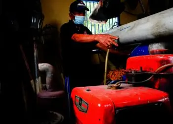 Potret Perawatan Pompa Air di Kawasan Periuk Jelang Musim Penghujan