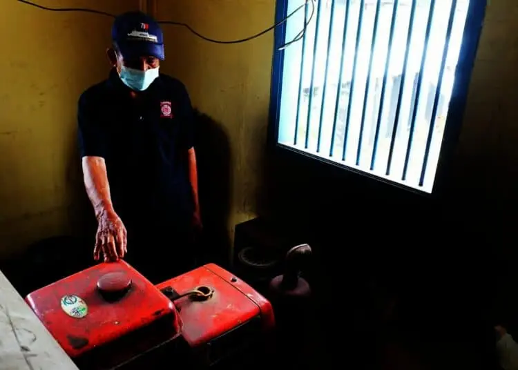 Potret Perawatan Pompa Air di Kawasan Periuk Jelang Musim Penghujan