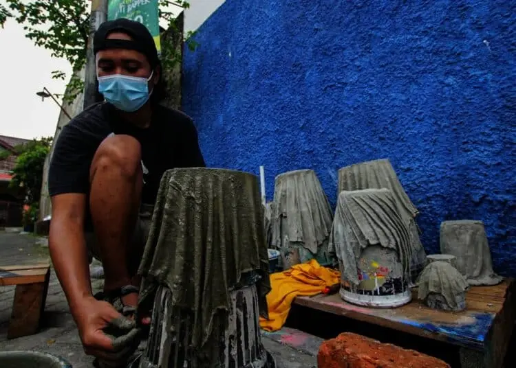 Potret Pembuatan Pot Berbahan Dasar Kain Bekas di Tangerang