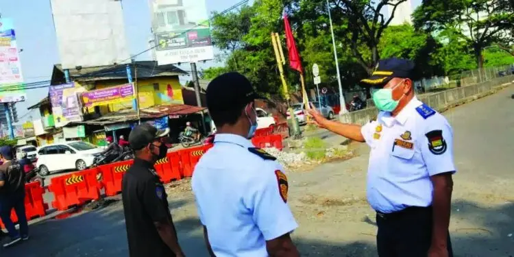 Antisipasi Truk Bertonase Besar, Dishub Pertebal Pengamanan di Jalan Legok