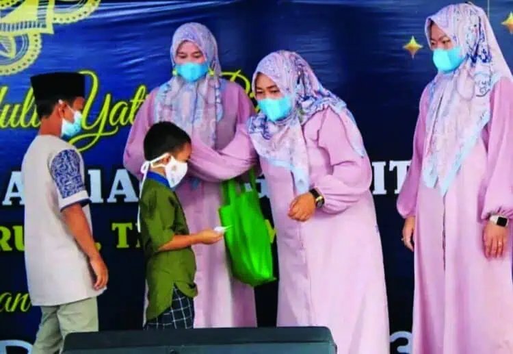 Dapat Bantuan, 150 Anak Yatim Kadu Agung Bahagia