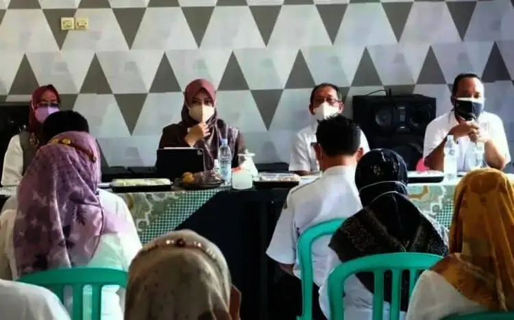 Pantau Kinerja Camat dan Aparaturnya, Bupati Irna Sambangi 2 Kecamatan Sekaligus