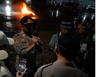 Warga Legok Blokir Jalan, Sampaikan 8 Tuntutan