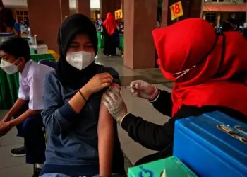 Potret Vaksinasi Massal untuk Pelajar di Kota Tangerang