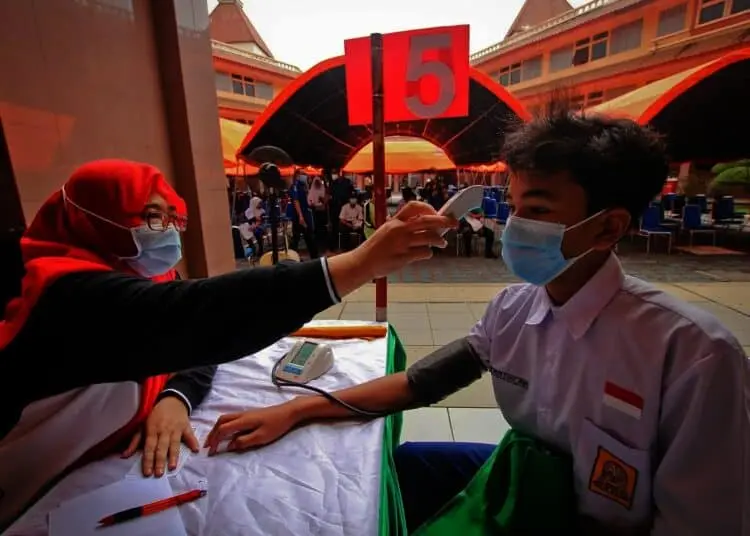 Potret Vaksinasi Massal untuk Pelajar di Kota Tangerang