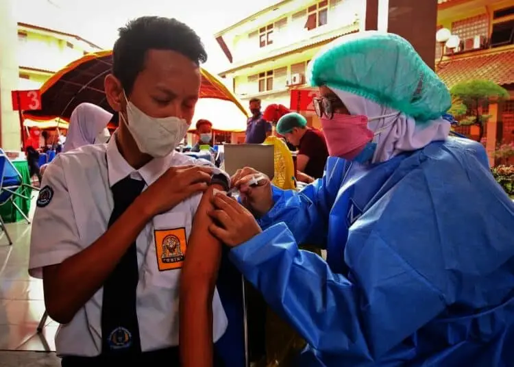 Potret Vaksinasi Massal untuk Pelajar di Kota Tangerang
