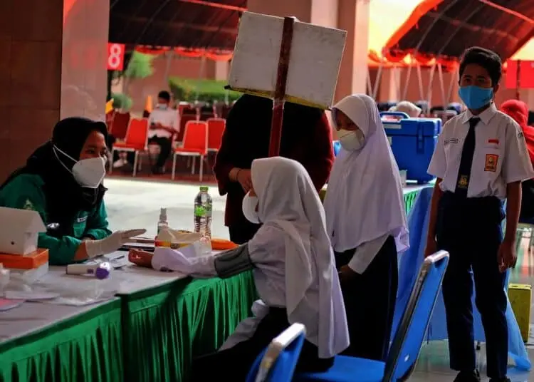 Potret Vaksinasi Massal untuk Pelajar di Kota Tangerang