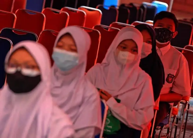 Potret Vaksinasi Massal untuk Pelajar di Kota Tangerang