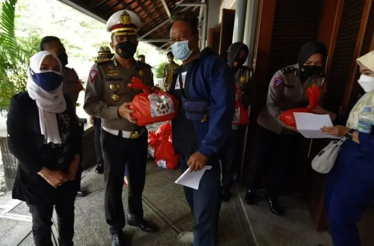 Dukung Vaksinasi Dirlantas, Wahana Sebar Ribuan Paket Sembako