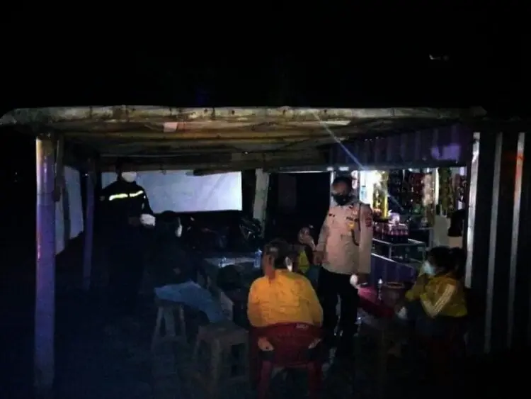 Jajaran Polsek Kramatwatu Sisir Pedagang dan Warga Yang Tak Patuhi Prokes