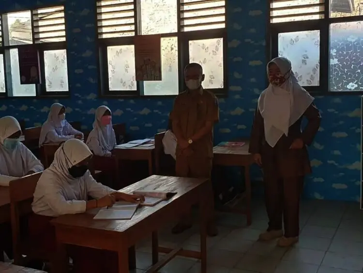 Tak Terapkan Prokes di Sekolah, Guru “Terancam” Sanksi Tegas